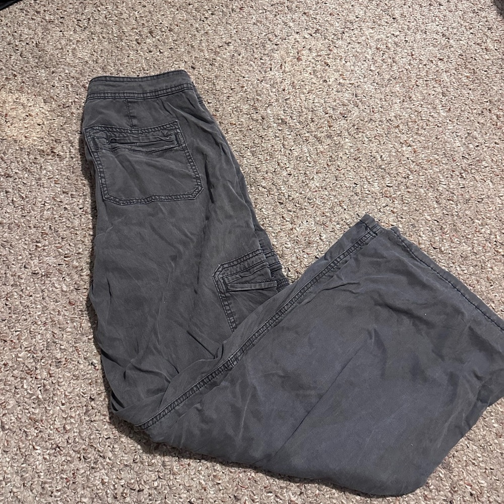 American eagle size 6. Baggy wide leg pants
